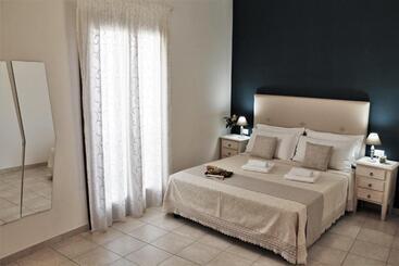 מלון דירות Ahr Leonis Residence La Maddalena