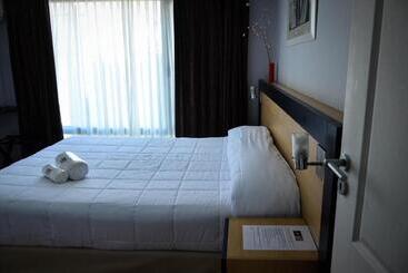 Apart Hotel Rivadavia 815