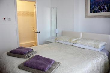 پانسیون The Cove Guest House