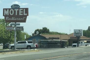 Topper Motel