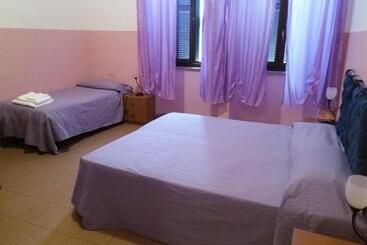 בית מלון כפרי Ostello Ortensi