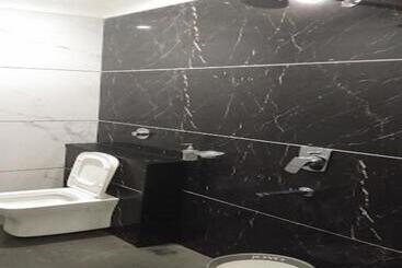 Отель Shipra Avenue