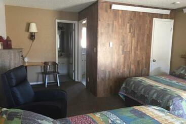 Мотель Rocky Mountain Lodge