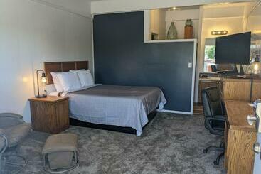 فندق على الطريق The Oakwood Inn