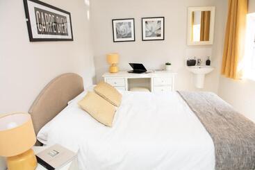 بنسيون Pinehill Rooms