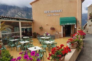 הוסטל Chez Marie