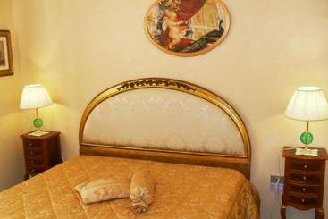 پانسیون I 13 Cavalieri Guest House