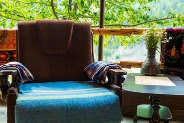 پانسیون Pirikiti