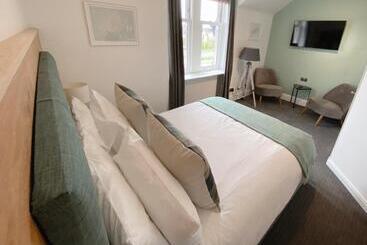 펜션 Ravenscraig Guest House