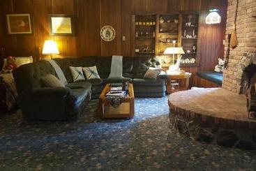 住宿加早餐  Whisperin' Pines Chalet