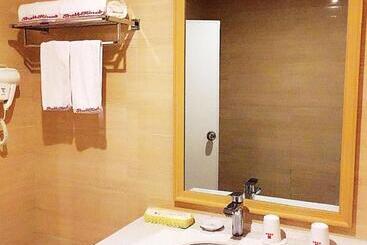 בית מלון כפרי Greentree Inn Rizhao Donggang Area Haina Shopping Mall Shell