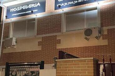 פנסיון Hostal Las Encinas