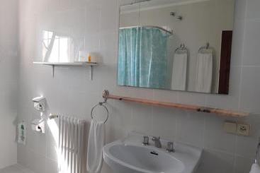 هتل Hostal Sa Barraca   Adults Only