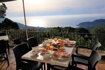 هتل Hostal Sa Barraca   Adults Only