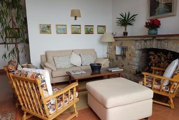 هتل Hostal Sa Barraca   Adults Only