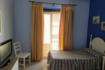 پانسیون Hostal Manolo
