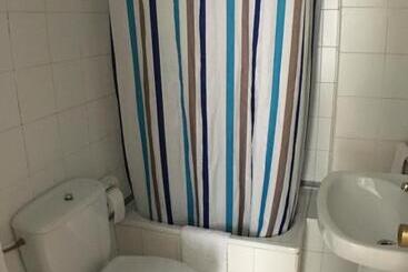 پانسیون Hostal Ec Leon