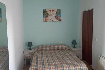 פנסיון Hostal El Desvío