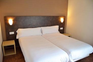 ペンション Hostal Restaurante Los Mellizos