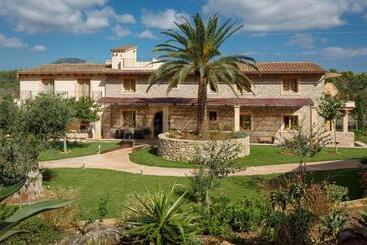 ホテル Agroturismo S Arboçar