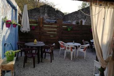 پانسیون Pensión Casaño