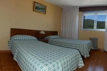 پانسیون Hostal Baviera