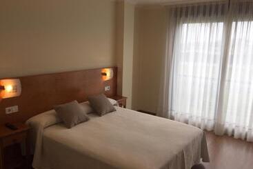 펜션 Hostal Santa Baia