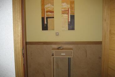 膳宿费 Pensión Residencia Caola