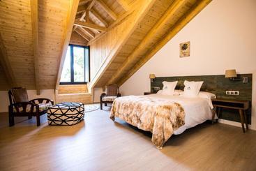 هتل The Rock Suites & Spa