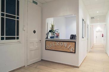 پانسیون Hostal Balkonis