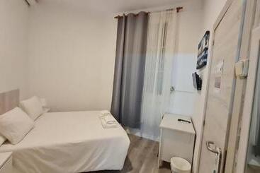 Pension (Hôtel basse catégorie) Hostal Eixample