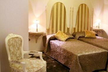 פנסיון Hostal Mesón Castilla