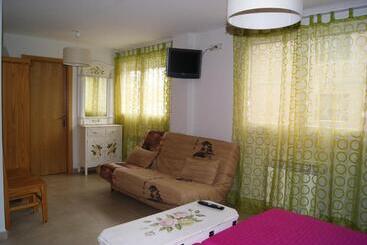 膳宿费 Hostal Peñacárdena