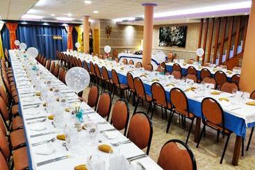پانسیون Hostal Restaurante El Surtidor