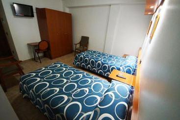 پانسیون Hostal Restaurante El Surtidor