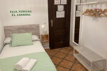 پانسیون Pensión La Cantarera