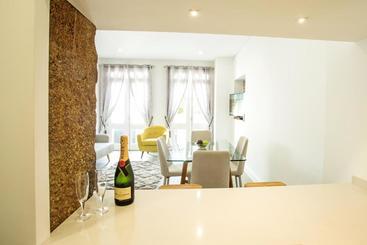 Cayres Suites Surdo