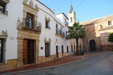Palacio Sirvente Mieres   Parking Gratuito - Andujar