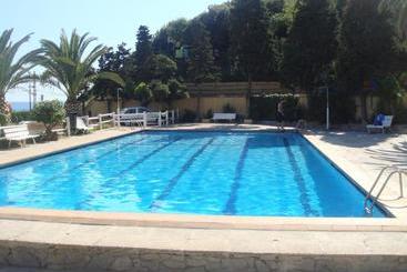 پانسیون Camping Masnou