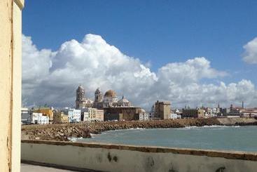 پانسیون Dormir En Cádiz