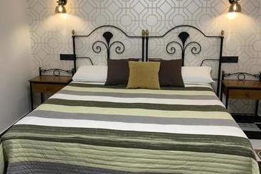 پانسیون Hostal El Lechuguero
