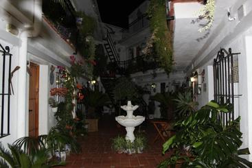 پانسیون Hostal El Patio