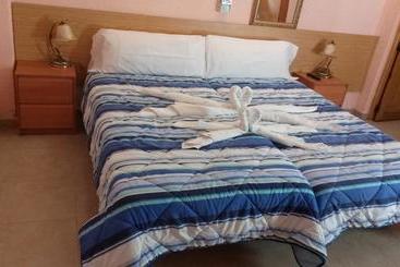 پانسیون Hostal El Patio