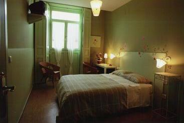 پانسیون Hostal Fornos