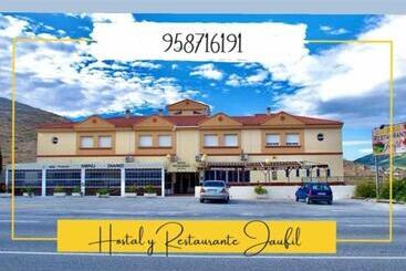 펜션 Hostal Jaufil