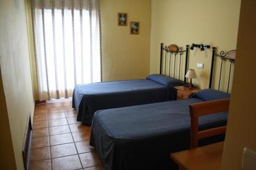 پانسیون Hostal La Balquina