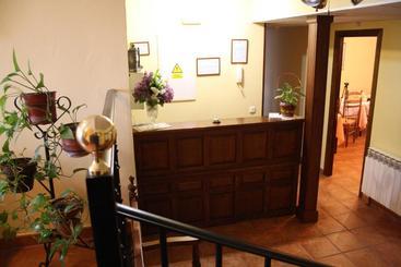 پانسیون Hostal La Balquina