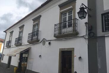 پانسیون Avis Guesthouse