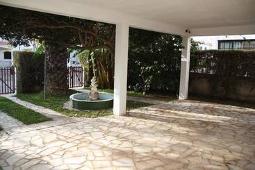 Пансион Roulito S Guest House