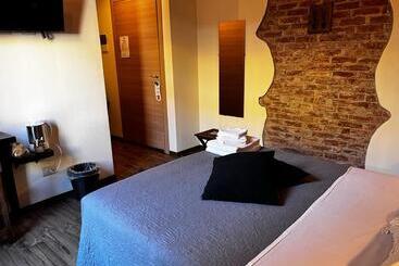 ユースホステル La Taverna Del Metallo Rooms